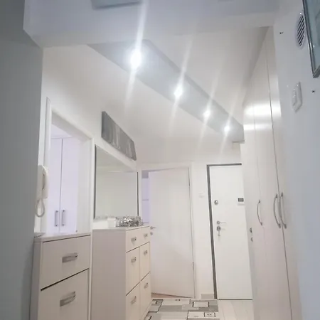 Tina Apartment Karlovac Exterior photo